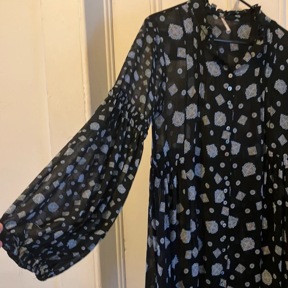 Free people patterned tunic length dress with full bell sleeve past elbow small
